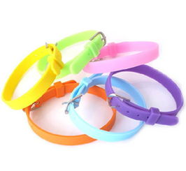 时尚软胶手环 环保PVC材质，立体感LOGO，美发饰品销售新风尚